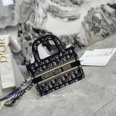 Dior Shopping Bags